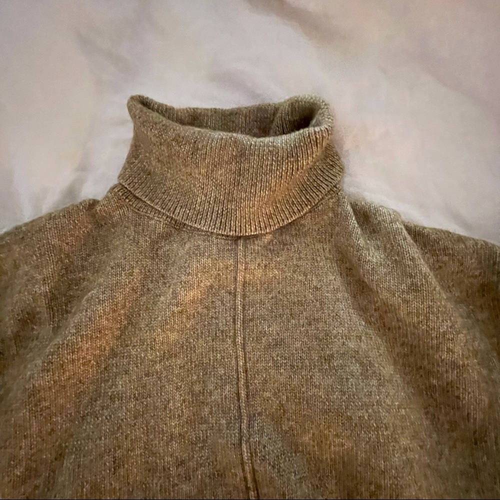 H&M Sweater - Picture 3 of 3